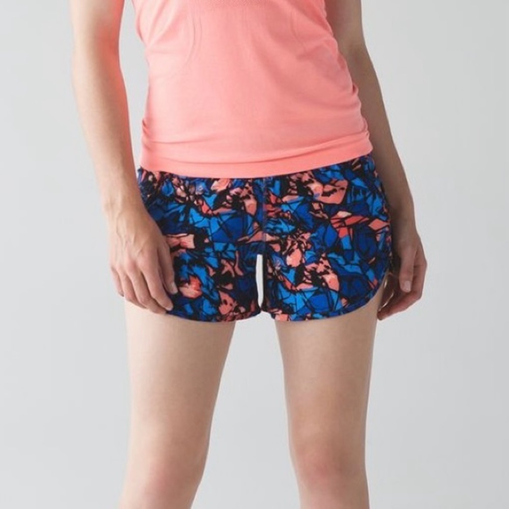 Lululemon Tracker Short IV in Paint Storm Harbor